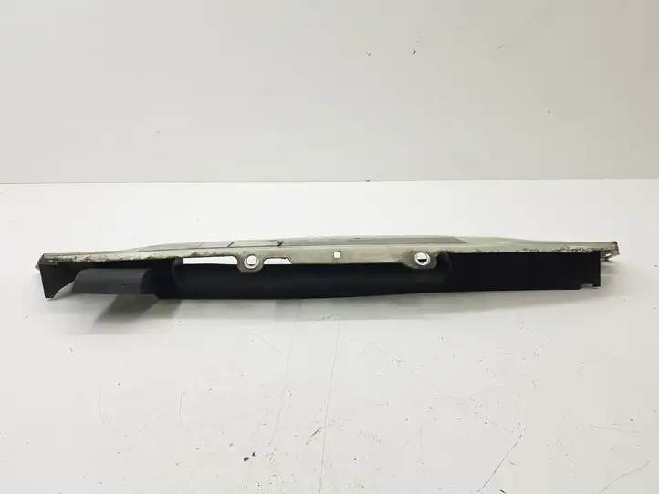 Renault Scenic I (1996 - 2003)   Верхняя часть панели радиаторов (телевизора)