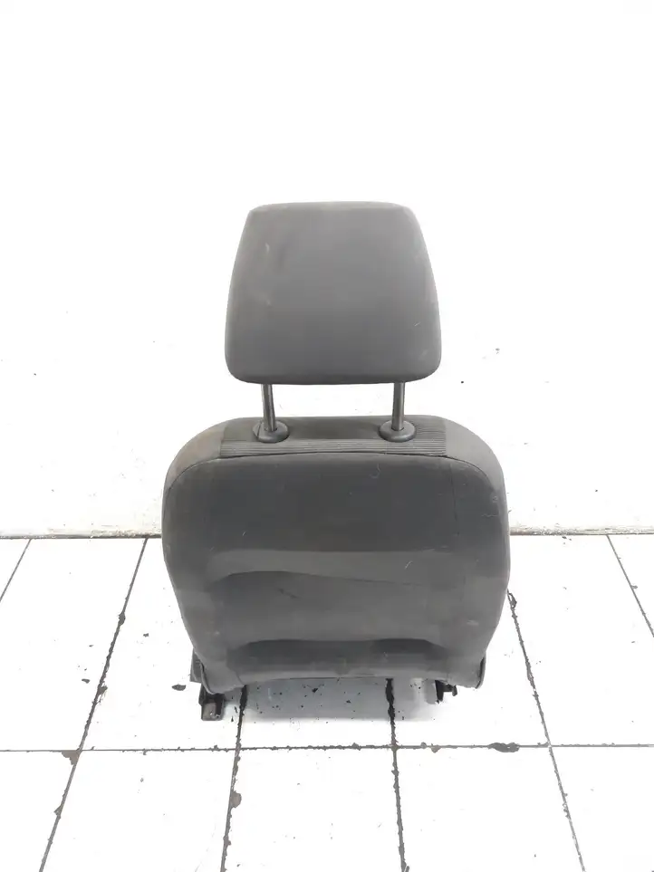 Volkswagen Touran I (2003 - 2010) 1K4881105ME Переднее сиденье водителя — фото 2