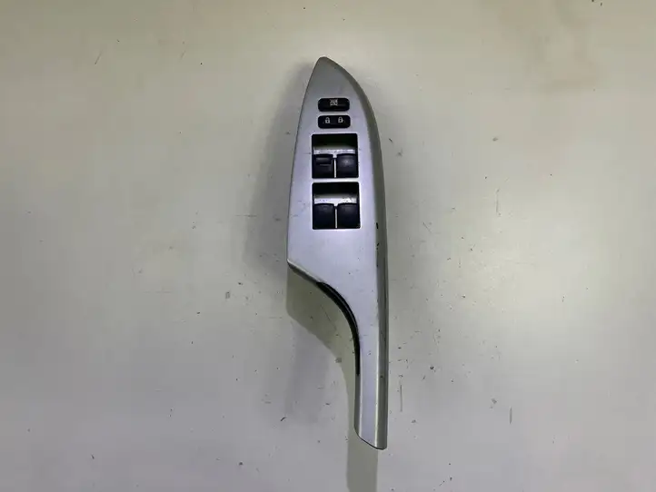 Toyota Corolla E140 E150 (2007 - 2013) Кнопка стеклоподъемников — фото 1