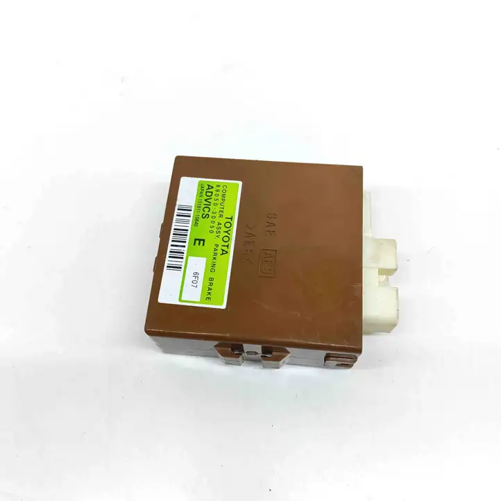 Lexus GS 250 300 350 300h 450h (2015 - 2020) 15181110840 Блок управления стояночным тормозом (EPB) — фото 3