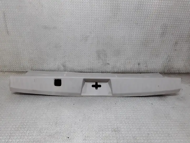 Mitsubishi Grandis (2003 - 2012) MR576079 Отделка порога багажника — фото 4