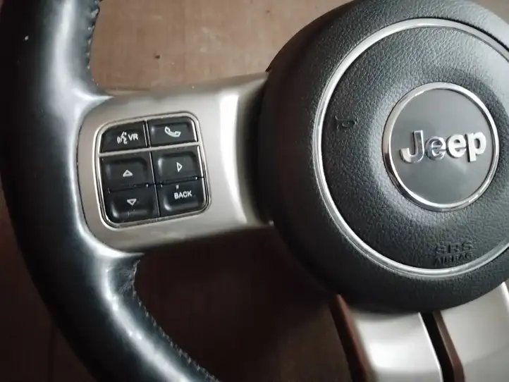 Jeep Grand Cherokee (2010 - 2021) Руль — фото 3