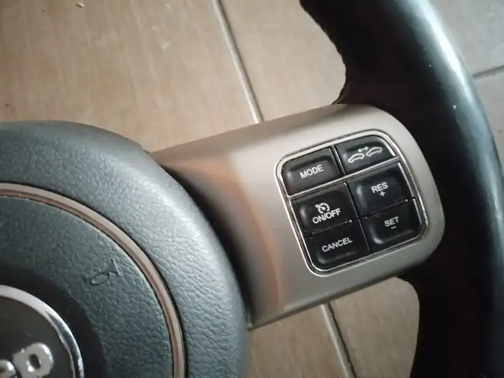Jeep Grand Cherokee (2010 - 2021) Руль — фото 4