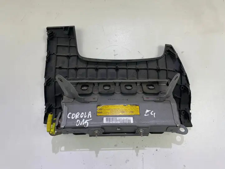 Toyota Corolla E140 E150 (2007 - 2013) Коленная подушка безопасности — фото 2