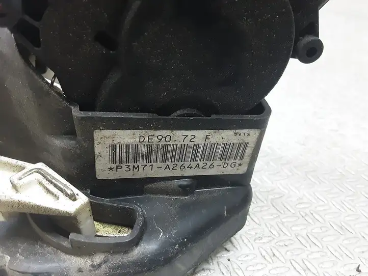 Mazda 2 (2003 - 2007) P3M71A264A26DG Замок задней двери — фото 2