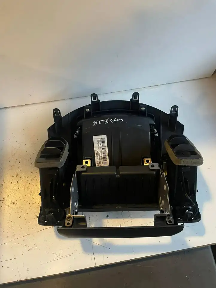 Nissan Note (E11) (2006 - 2014) 6844759U000 Вещевой ящик — фото 2