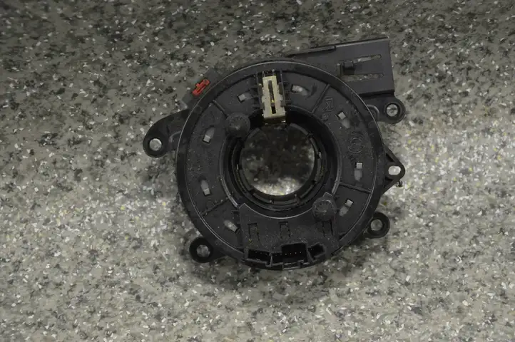 BMW 3 E46 (1998 - 2005) 8379091 Контактное кольцо SRS — фото 1