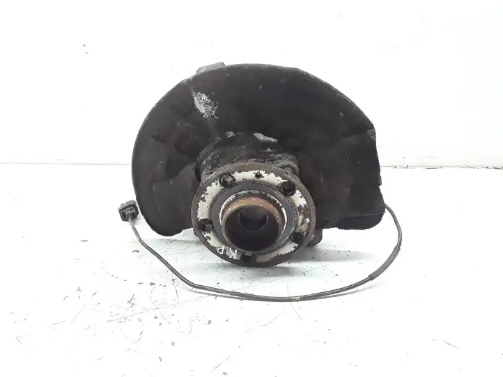 Volvo S80 (1998 - 2004) Передний поворотный кулак — фото 1