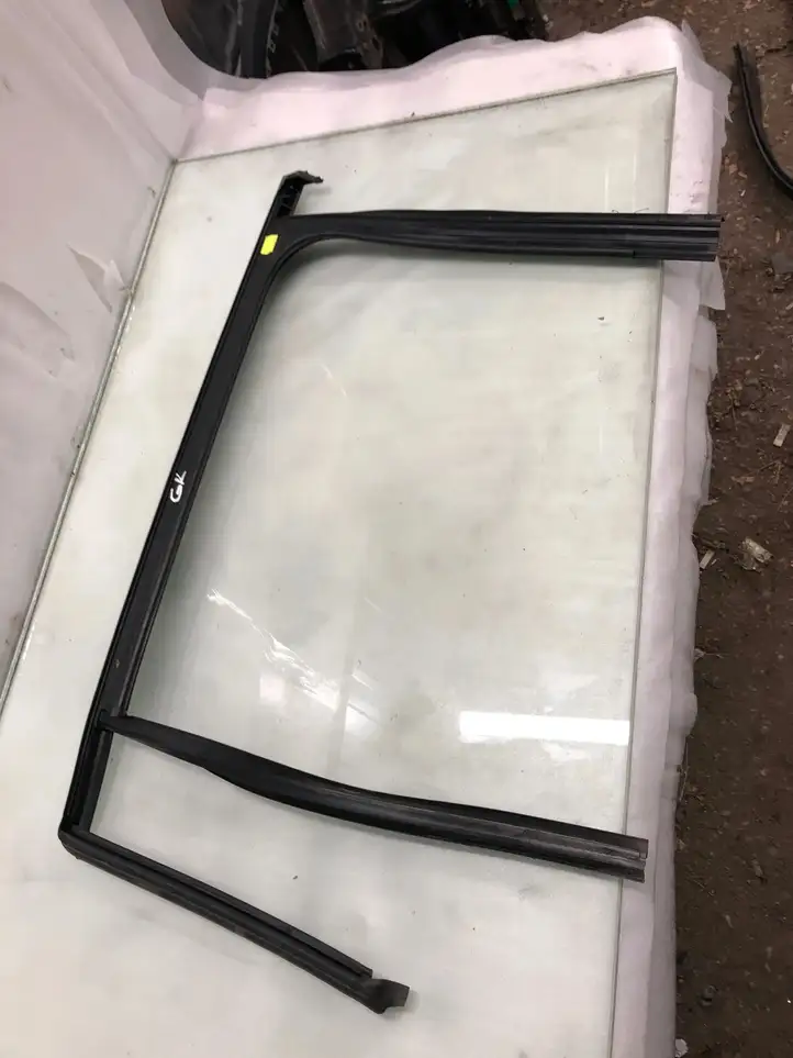 Mercedes-Benz EQA (2021 - ) A2477354300 Уплотнитель стекла задней двери — фото 3