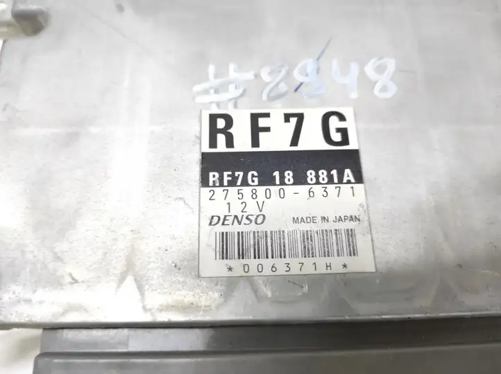 Mazda 6. (2002 - 2005)  RF7G18881A Блок управления двигателя