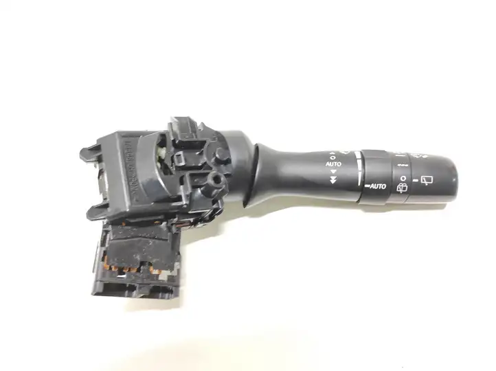 Toyota Prius (XW30) (2009 - 2015) 173848 Переключатель стеклоочистителей — фото 1