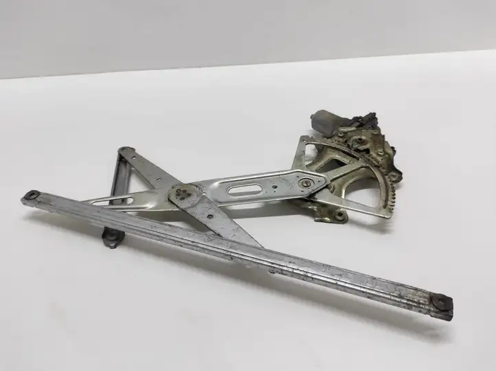 Lexus GS 300 350 430 450h (2004 - 2007) 8571030390 Электростеклоподъемник передний (комплект) — фото 4