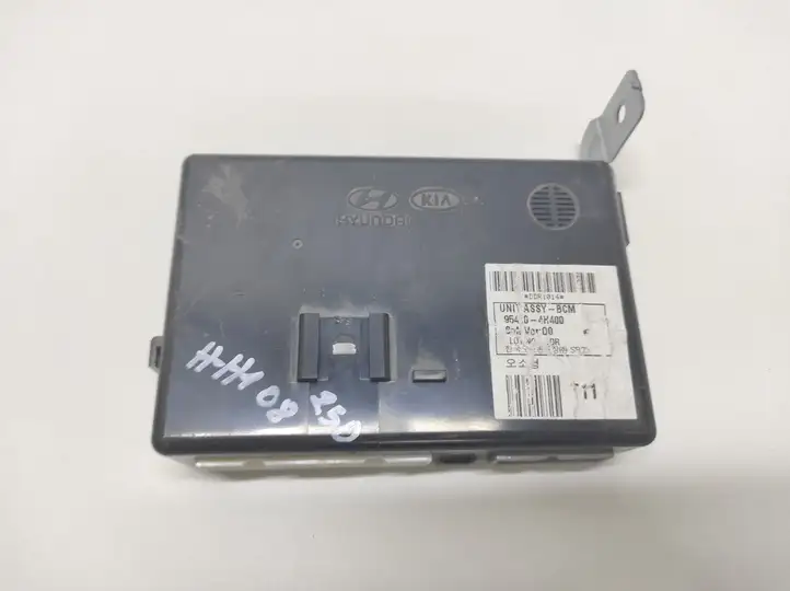 Hyundai H-1, Starex, Satellite (2007 - 2013) 954104H400 Модуль комфорта — фото 1