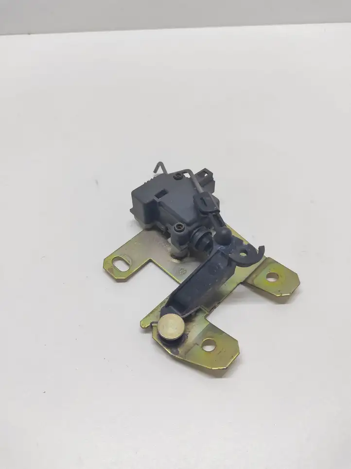 Volkswagen Touareg I (2002 - 2010)  7L6827425 Привод замка задней двери