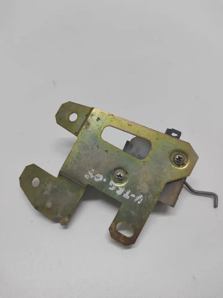 Volkswagen Touareg I (2002 - 2010)  7L6827425 Привод замка задней двери