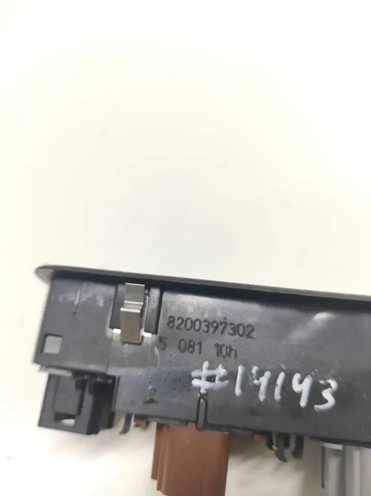 Renault Laguna II (2005 - 2007) 8200397302 Блок кнопок стеклоподъемников — фото 4