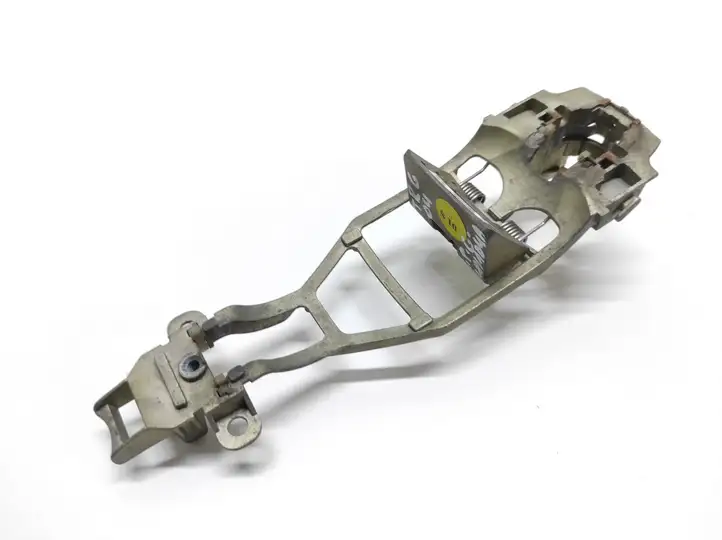 Volkswagen Touareg I (2002 - 2010) 7L0839885 Крепление наружной ручки передней двери — фото 1