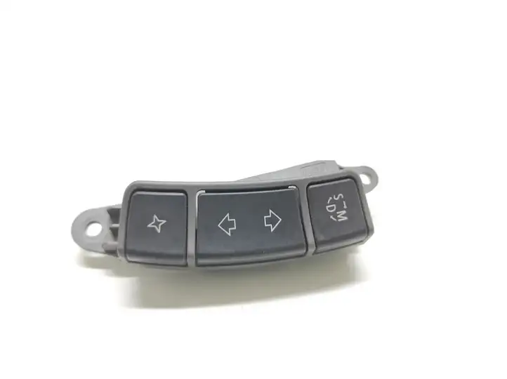 BMW 7 E65 E66 (2001 - 2008) 6911586 Кнопки на рулевом колесе — фото 1
