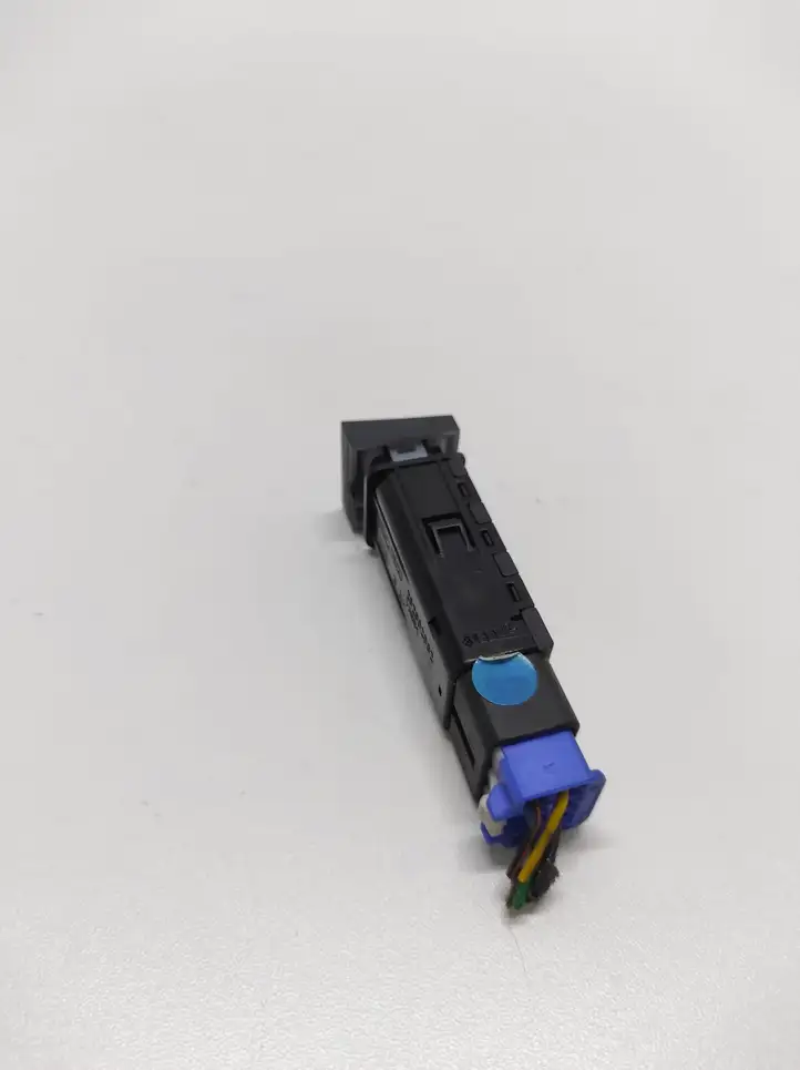 Hyundai Santa Fe (2005 - 2009) 621W05010 Кнопка обогрева стекла — фото 2
