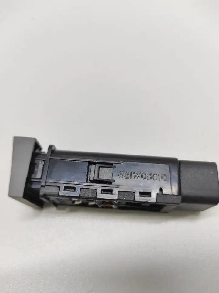 Hyundai Santa Fe (2005 - 2009) 621W05010 Кнопка обогрева стекла — фото 3