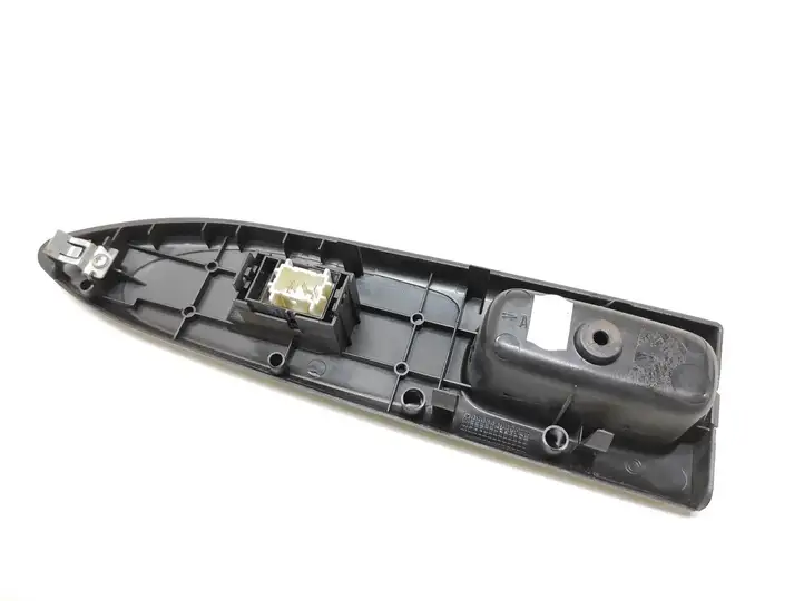 Toyota Avensis T220 (2000 - 2003) 7423105070 Блок кнопок стеклоподъемников — фото 3