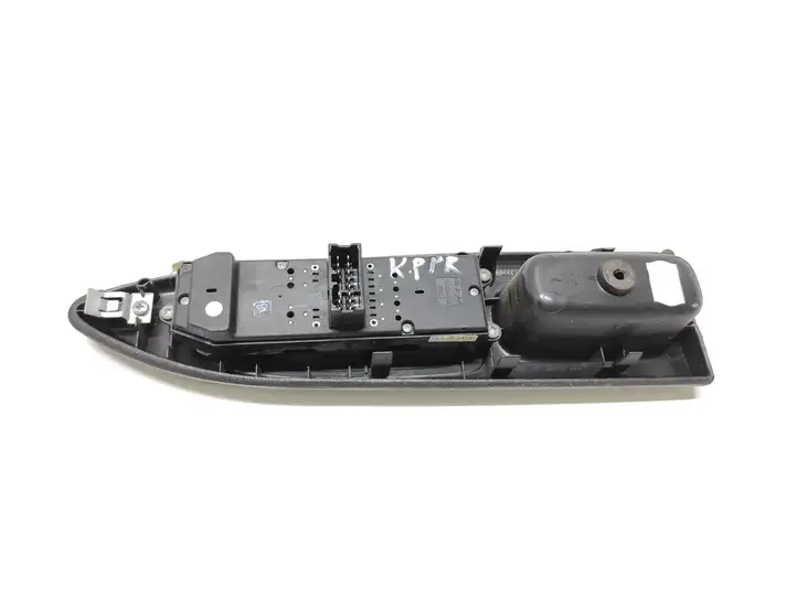 Toyota Avensis T220 (2000 - 2003) 7423205090 Блок кнопок стеклоподъемников — фото 3