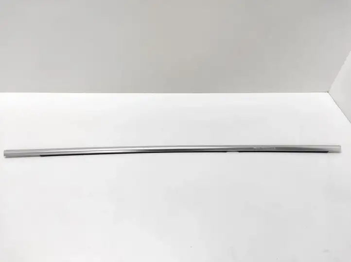 BMW X5 E70 (2006 - 2013) Накладка стекла задней двери — фото 1