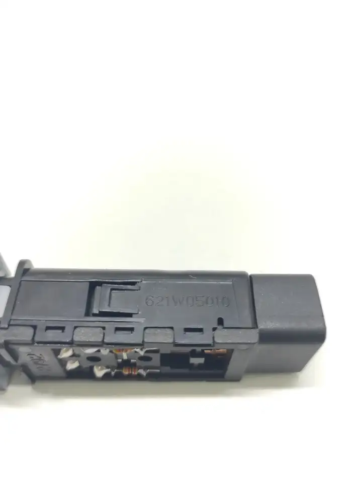 Hyundai Santa Fe (2005 - 2009) 621W05010 Кнопка обогрева стекла — фото 4