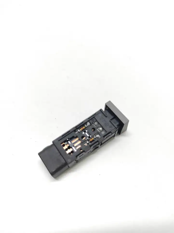 Hyundai Santa Fe (2005 - 2009) 621W0500 Кнопка обогрева стекла — фото 1