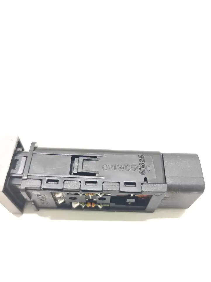 Hyundai Santa Fe (2005 - 2009) 621W0500 Кнопка обогрева стекла — фото 4