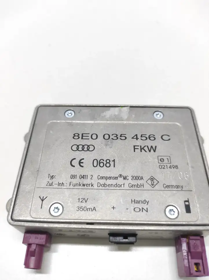 Audi A6 S6 C6 4F (2004 - 2008) 8E0035456C Усилитель антенны — фото 4