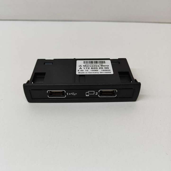 A1728202000 Mercedes-Benz C W205 USB jungtis