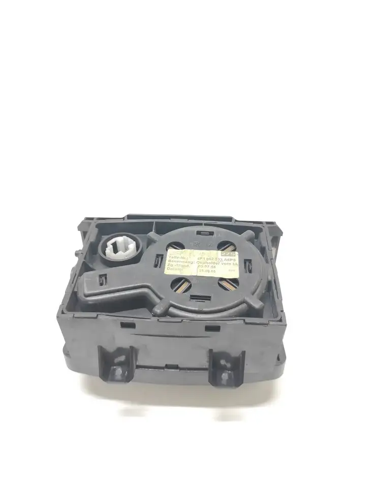 Audi A6 S6 C6 4F (2004 - 2008) 4F1862533A Передний подстаканник — фото 4