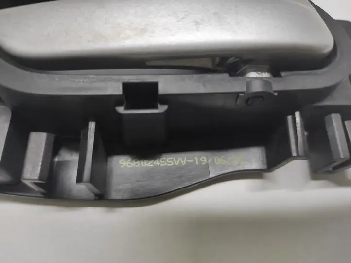 Peugeot 207 (2006 - 2009) 96802455VV Внутренняя ручка двери — фото 4