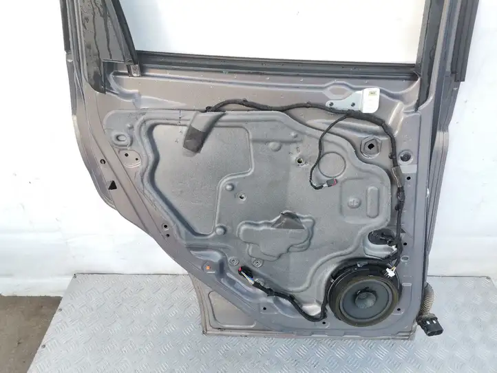 Ford C-MAX II (2010 - 2015) Задняя дверь — фото 4
