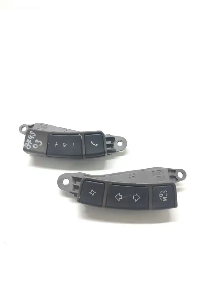 BMW 7 E65 E66 (2001 - 2008) 555288400 Кнопки на рулевом колесе — фото 1