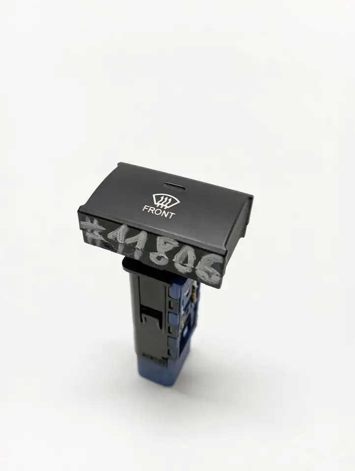 Hyundai Santa Fe (2005 - 2009) 621W05010 Кнопка обогрева стекла — фото 1