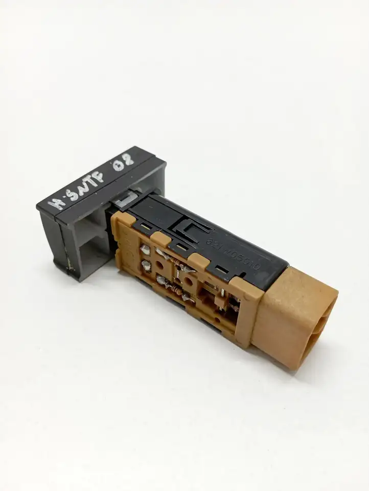 Hyundai Santa Fe (2005 - 2009) 621W05010 Кнопка обогрева стекла — фото 3