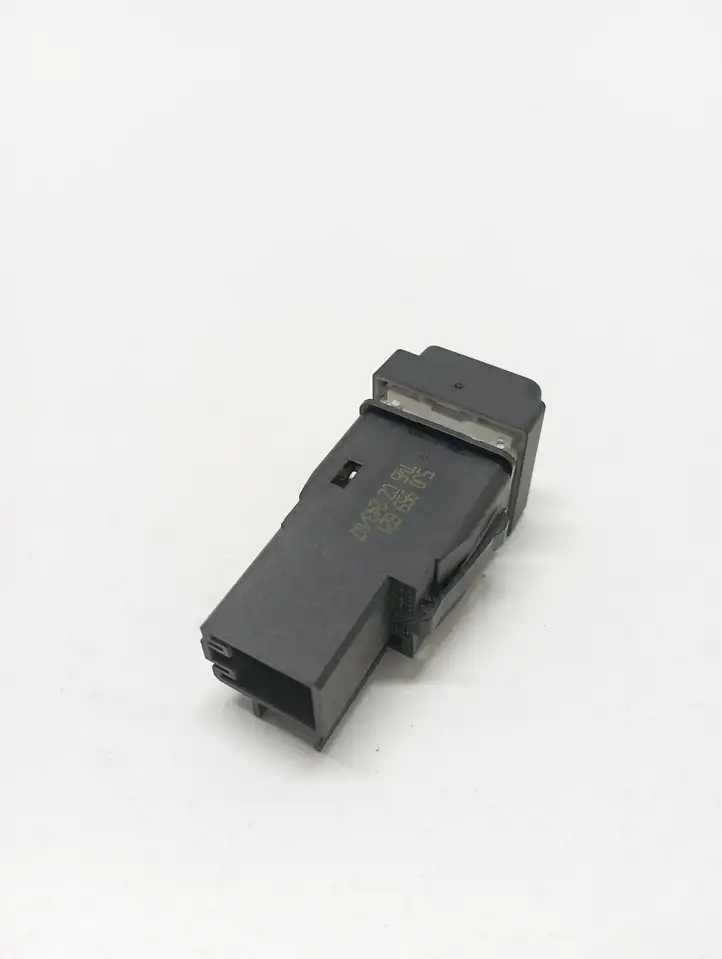 Skoda Fabia Mk1 (6Y) (1999 - 2007) 5J0959621 Кнопка обогрева стекла — фото 2