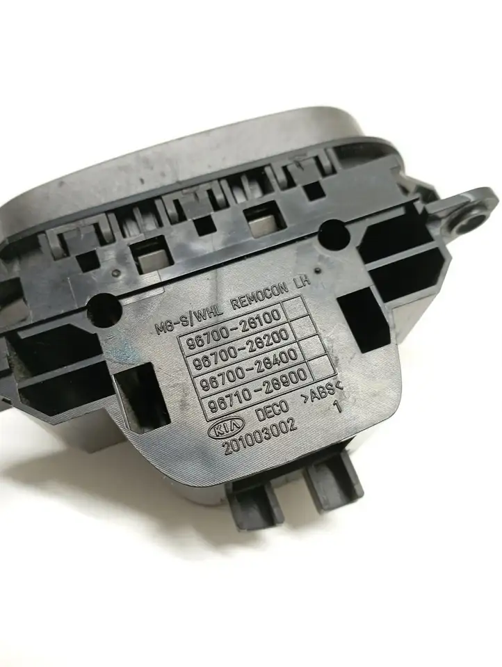 Kia Magentis (2003 - 2006) 967002G100 Кнопки на рулевом колесе — фото 4