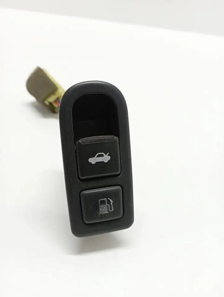 Kia Magentis (2003 - 2006) 935553K000 Включатель открытия топливного бака — фото 1