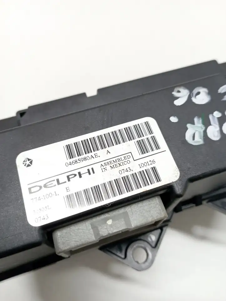 Chrysler Pacifica (2003 - 2008) 04685980AE Кнопка стеклоподъемников — фото 4