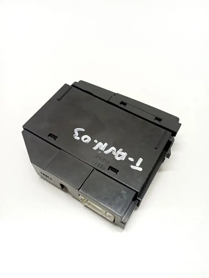 Toyota Avensis T220 (2000 - 2003) 8479005130C Кнопка обогрева стекла — фото 4