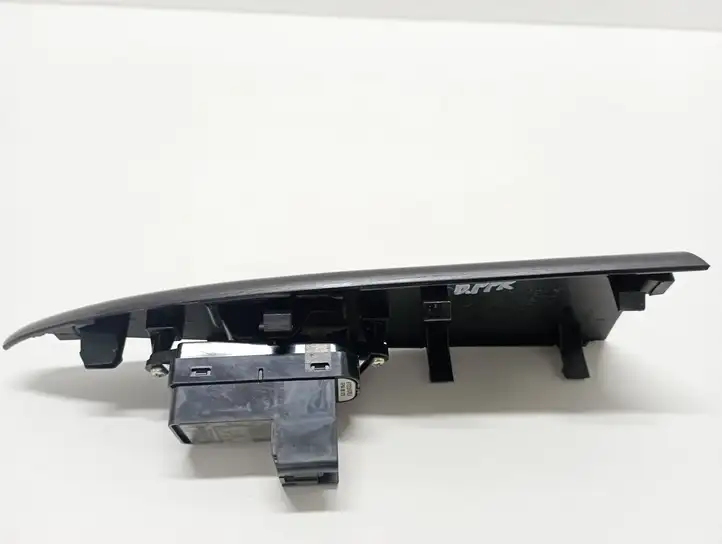 Mazda 6 (2002 - 2005) GP9A66370 Кнопка стеклоподъемников — фото 2