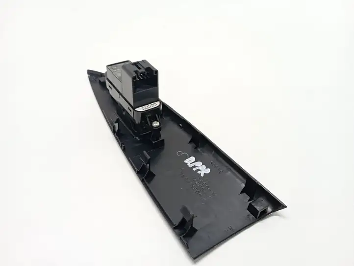Mazda 6 (2002 - 2005) GP9A66370 Кнопка стеклоподъемников — фото 3