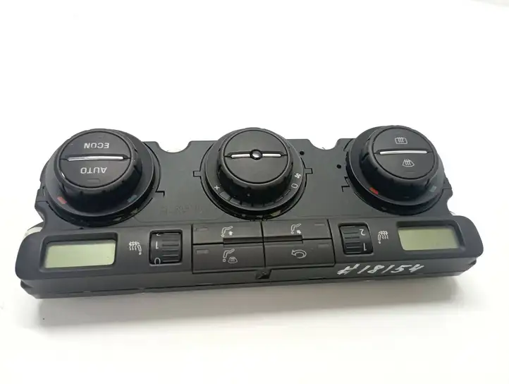 Skoda Octavia Mk2 (1Z) (2004 - 2013) 74241060 Блок управления климат-контролем — фото 1