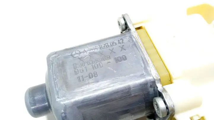 Mercedes-Benz C W204 (2007 - 2014) A2048200542 Стеклоподъемник задней двери — фото 2