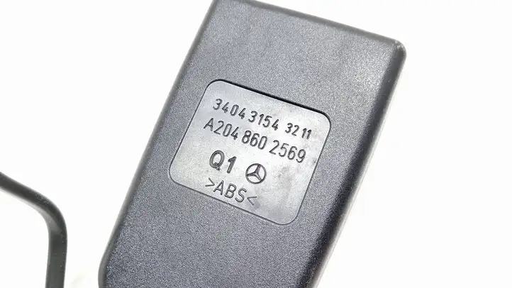Mercedes-Benz C W204 (2007 - 2014) A2048602569 Замок заднего ремня — фото 2
