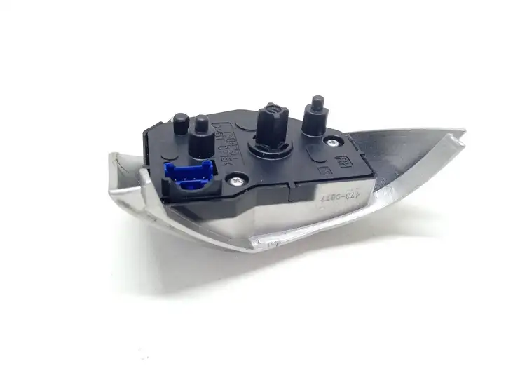 Mitsubishi Outlander (2007 - 2012) 75B4731 Кнопки на рулевом колесе — фото 3