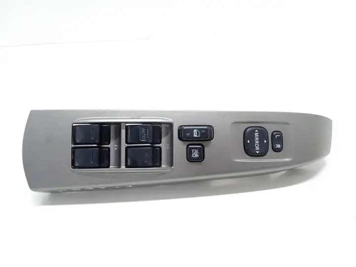Toyota Prius (XW20) (2003 - 2009) 8482047021 Блок кнопок стеклоподъемников — фото 1